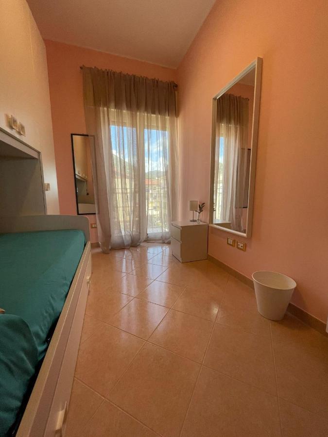 Casa Mediterranea: Appartamento Vista Mare A Soli 200M Dalla Spiaggia Sperlonga Bagian luar foto